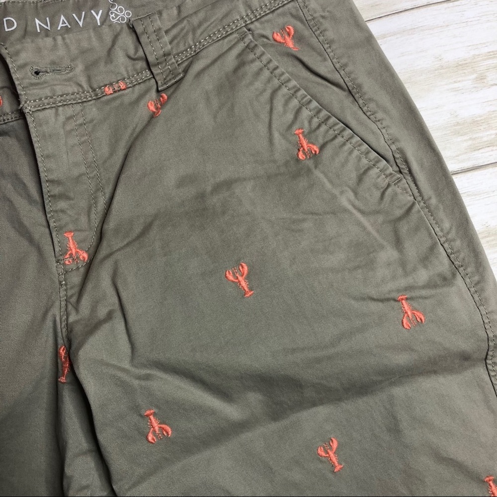 Old Navy cropped lobster pants